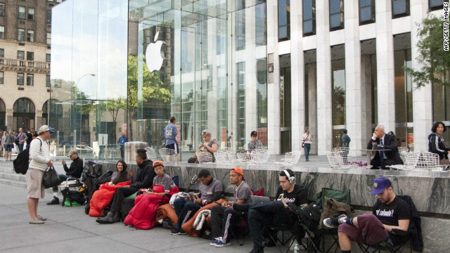 Customers queue for Apple iPhone release